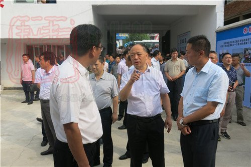 參觀農機專業合作社