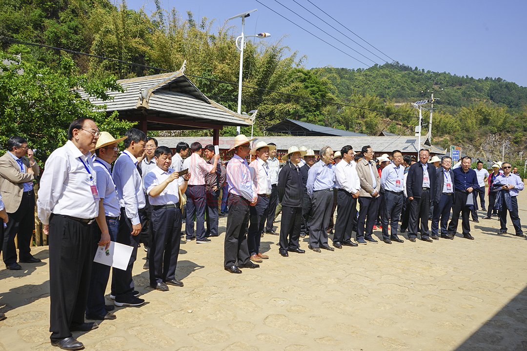 中國工程院和華南農大攜手世達爾用科技助力云南水稻播種