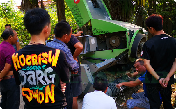 上海世達爾打捆機安裝維護之湖北實操