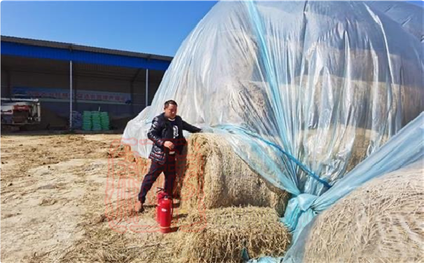陽新縣荊頭山助環保增促收 秸稈打捆變廢為寶