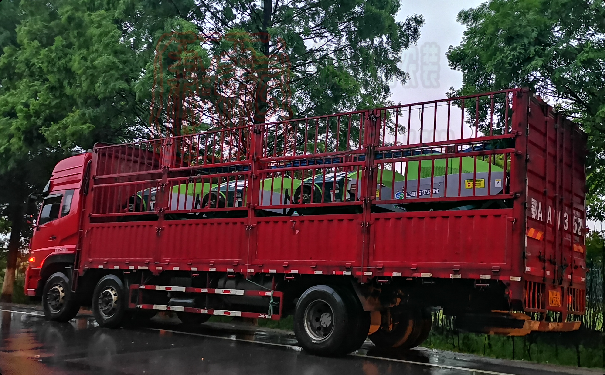 世達爾、優牧達打捆機參加湖北首屆新型農機田間展活動